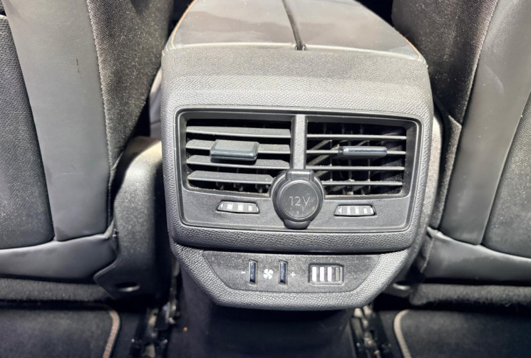 Peugeot 5008 HDI - GT 180 CV -EAT 6-TOIT OUVRANT + ATTELAGE