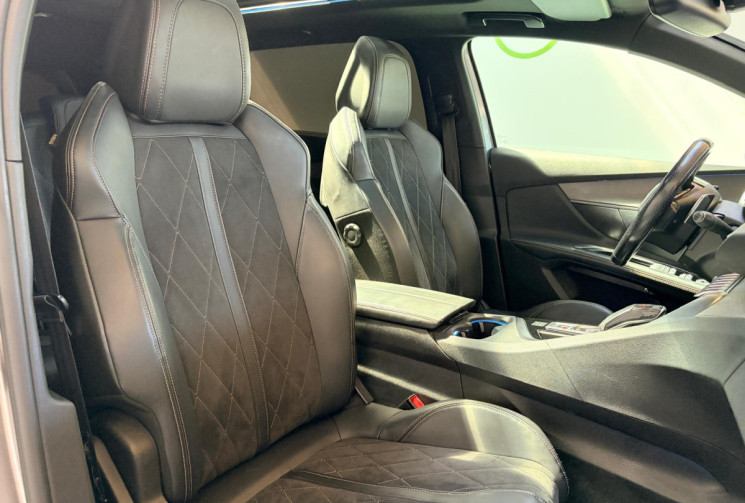 Peugeot 5008 HDI - GT 180 CV -EAT 6-TOIT OUVRANT + ATTELAGE