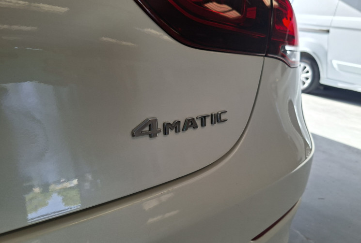 Mercedes GLC Coupé AMG Line 300  D 2.0 245  4 MATIC 9G-TRONIC / 1 ER MAIN / FULL ENTRETIEN MERCEDES