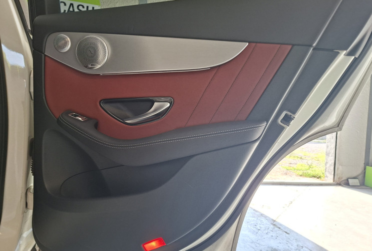 Mercedes GLC Coupé AMG Line 300  D 2.0 245  4 MATIC 9G-TRONIC / 1 ER MAIN / FULL ENTRETIEN MERCEDES
