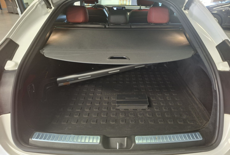Mercedes GLC Coupé AMG Line 300  D 2.0 245  4 MATIC 9G-TRONIC / 1 ER MAIN / FULL ENTRETIEN MERCEDES