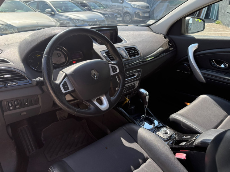 Renault Megane Coupe 1.5 dCi 110ch FAP Bose EDC boite auto / Gps / toit Ouvrant / suivi ok