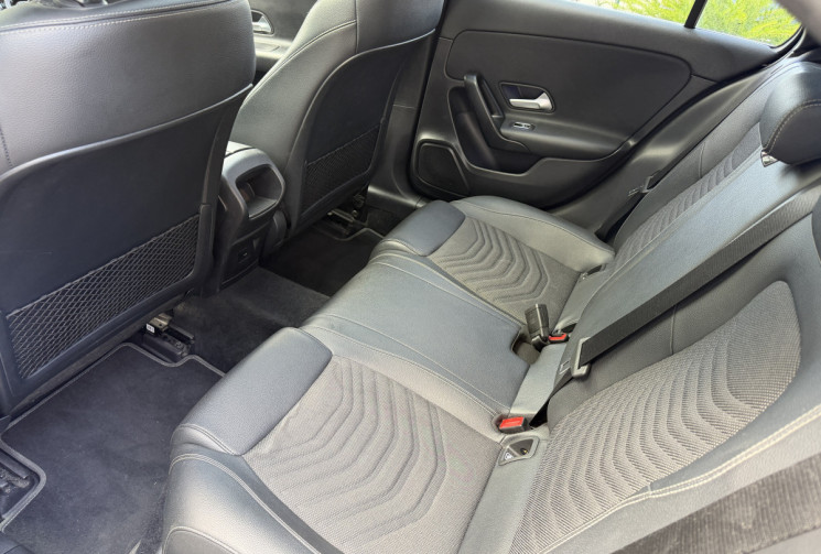 Mercedes CLASSE A BERLINE 200 1.3 163 ch Style / Toit Ouvrant / CarPlay / Eclairage d'ambiance