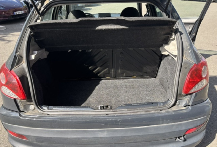 Peugeot 206 + 1.1 60 URBAN 5P