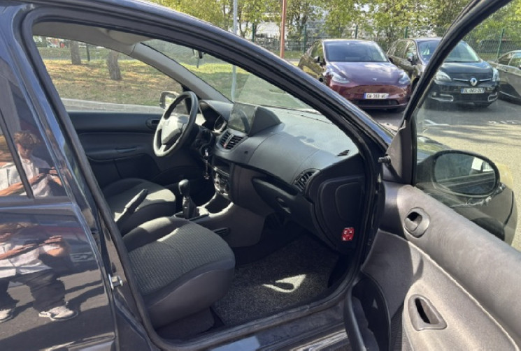 Peugeot 206 + 1.1 60 URBAN 5P