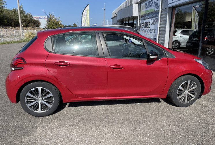 Peugeot 208 1.2 VTi 82 CV ALLURE TOIT PANORAMIQUE