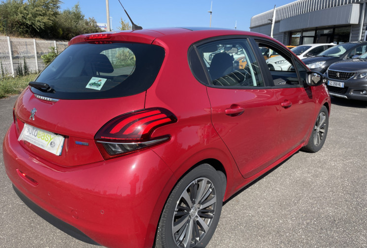 Peugeot 208 1.2 VTi 82 CV ALLURE TOIT PANORAMIQUE