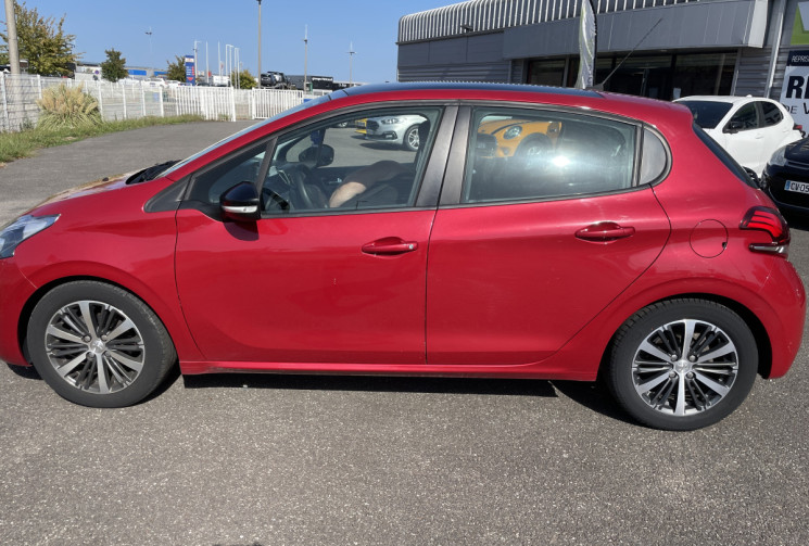 Peugeot 208 1.2 VTi 82 CV ALLURE TOIT PANORAMIQUE