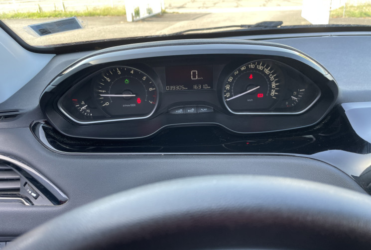 Peugeot 208 1.2 VTi 82 CV ALLURE TOIT PANORAMIQUE