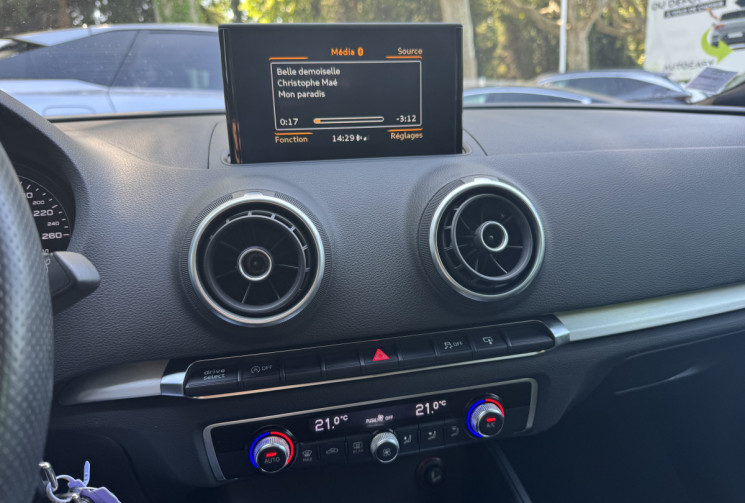 Audi A3 Sportback 2.0 TDi 150 S-Tronic 6 S-line / Bang & Olufsen / Vidange Boite OK / Radars AR