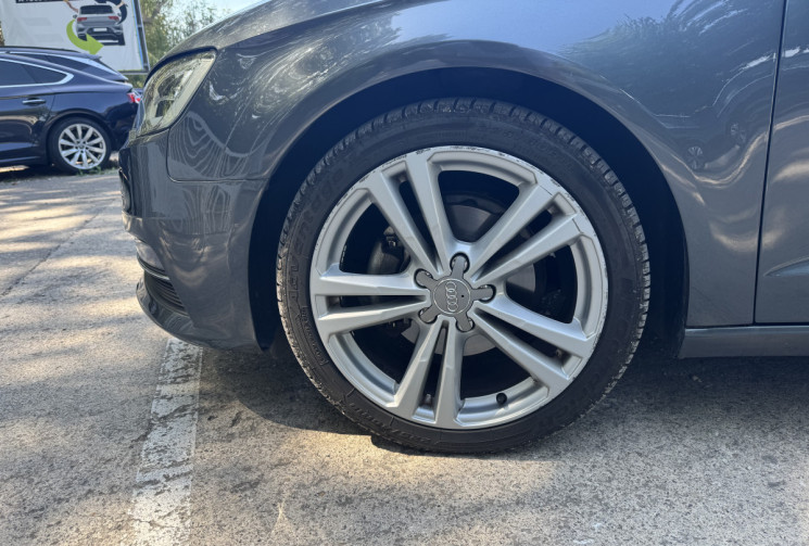 Audi A3 Sportback 2.0 TDi 150 S-Tronic 6 S-line / Bang & Olufsen / Vidange Boite OK / Radars AR
