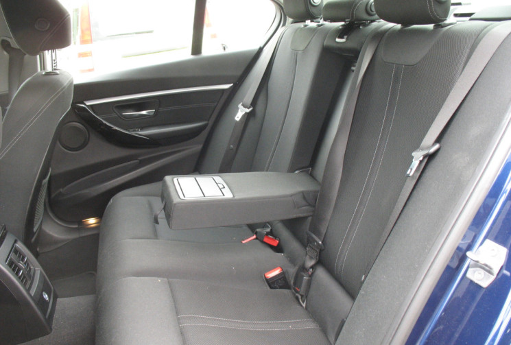 BMW Série 3 318dA 2.0d 150 BUSINESS