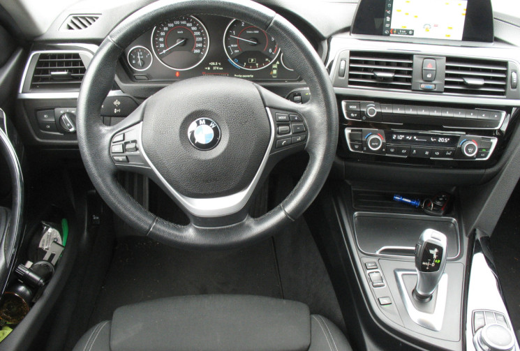 BMW Série 3 318dA 2.0d 150 BUSINESS