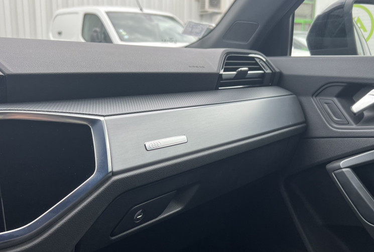 Audi Q3 35 S-LINE 2.0 TDI 150cv  S Tronic * Caplay * Caméra * Virtual Cockpit * Matrix Leds