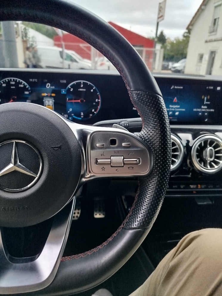 Mercedes Classe A 180 d / AMG  LINE / Suivi Mercedes / 1ere Main / 7G-DCT