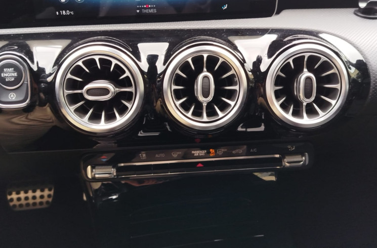 Mercedes Classe A 180 d / AMG  LINE / Suivi Mercedes / 1ere Main / 7G-DCT