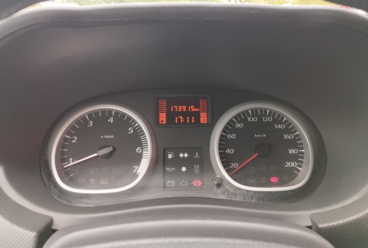 Dacia Duster 1.5 DCi 110 4x2 Lauréate BVM6 + Attelage 