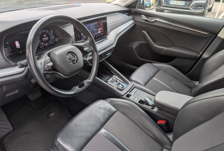 Skoda Octavia Combi 2.0 TDI 150 ch Style DSG7 / Attelage / CarPlay / Sièges chauffants / 1ère main