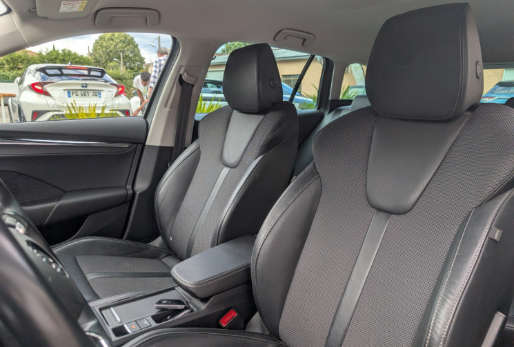 Skoda Octavia Combi 2.0 TDI 150 ch Style DSG7 / Attelage / CarPlay / Sièges chauffants / 1ère main