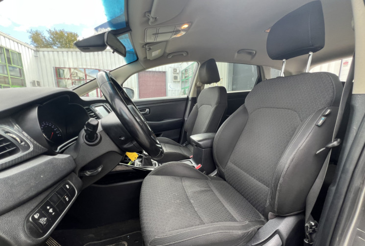 Kia CARENS 7 places 115cv 1.7 CRDi Style * Carplay * Caméra de recul * Clim Auto