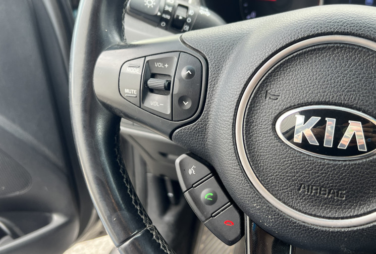 Kia CARENS 7 places 115cv 1.7 CRDi Style * Carplay * Caméra de recul * Clim Auto