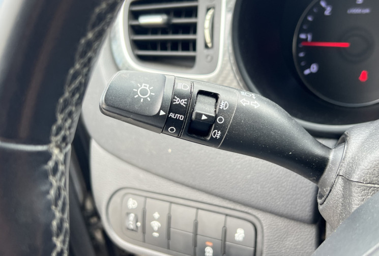 Kia CARENS 7 places 115cv 1.7 CRDi Style * Carplay * Caméra de recul * Clim Auto