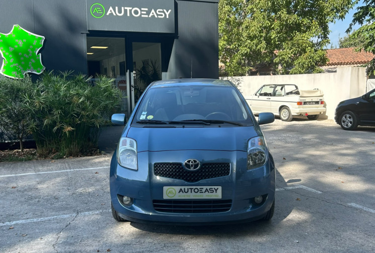Toyota Yaris 1.3 VVTI 90 / 1ERE MAIN / SUIVIE TOYOTA