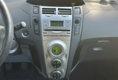 Toyota Yaris 1.3 VVTI 90 / 1ERE MAIN / SUIVIE TOYOTA