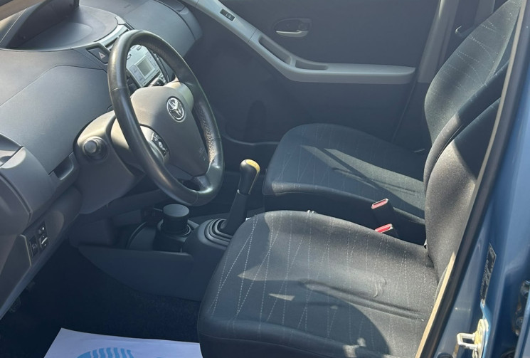 Toyota Yaris 1.3 VVTI 90 / 1ERE MAIN / SUIVIE TOYOTA