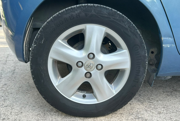 Toyota Yaris 1.3 VVTI 90 / 1ERE MAIN / SUIVIE TOYOTA