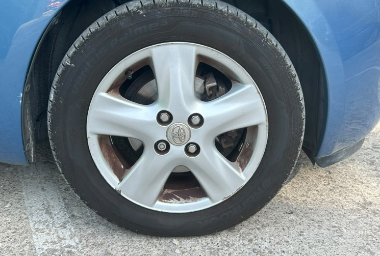 Toyota Yaris 1.3 VVTI 90 / 1ERE MAIN / SUIVIE TOYOTA
