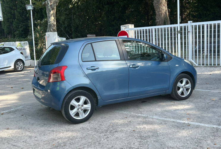 Toyota Yaris 1.3 VVTI 90 / 1ERE MAIN / SUIVIE TOYOTA