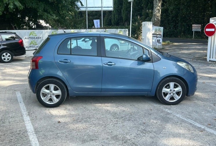Toyota Yaris 1.3 VVTI 90 / 1ERE MAIN / SUIVIE TOYOTA
