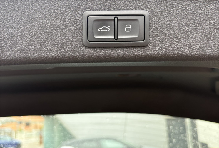 Audi Q3 35 TFSI SLine 150cv DSG7 S-Line / LED-CarPlay-Camera / Super état / Révisée 