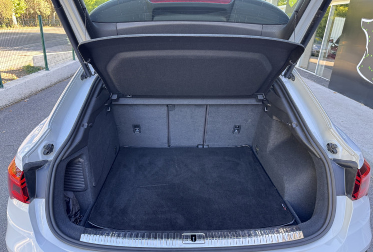 Audi Q3 SPORTBACK S-Line 45 TFSIe 245 S-tronic 6 / 1ere main / Hi-fi SONOS / Camera / Attelage / GPS