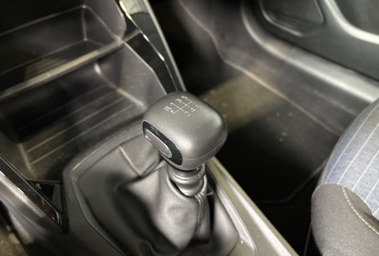 Peugeot 208 1.5 HDi 100 ch Active Pack / Suivi d’entretien complet