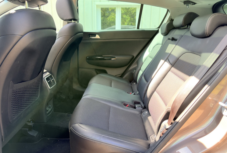 Kia Sportage 1.6 CRDI 115 ch Design-Apple Carplay-Caméra de recul-Suivis KIA-Attelage-Toit ouvrant
