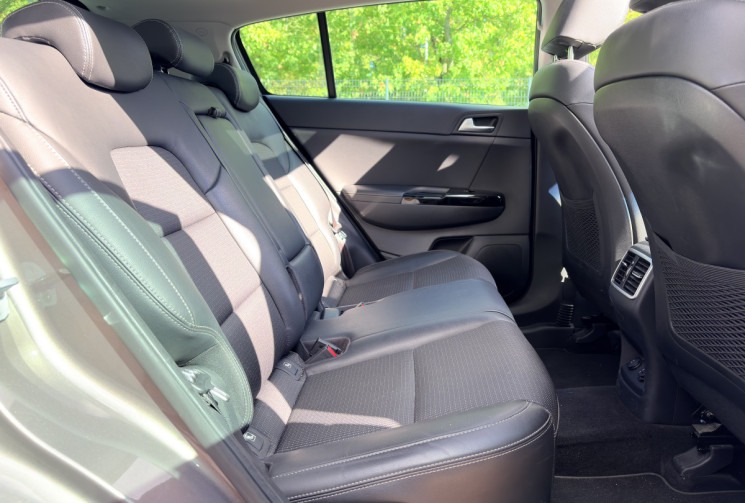Kia Sportage 1.6 CRDI 115 ch Design-Apple Carplay-Caméra de recul-Suivis KIA-Attelage-Toit ouvrant