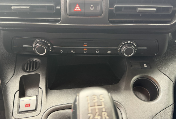 Peugeot Partner 1.5 HDI 100 finition ASPHALT 3 Places - TVA RECUPERABLE