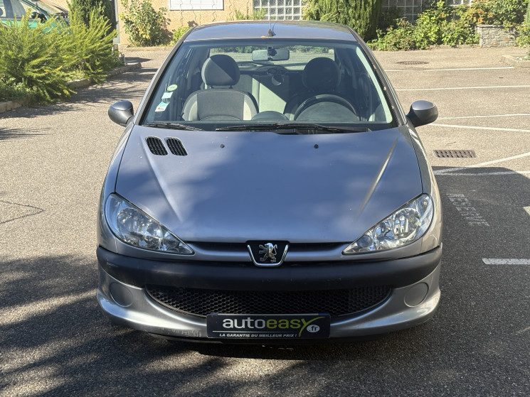 Peugeot 206 1.4 HDI 75 cv / Suivi Complet / Courroie de distribition 