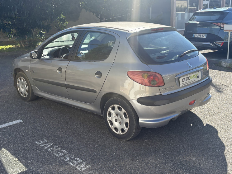 Peugeot 206 1.4 HDI 75 cv / Suivi Complet / Courroie de distribition 