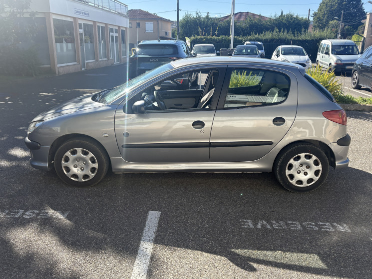 Peugeot 206 1.4 HDI 75 cv / Suivi Complet / Courroie de distribition 