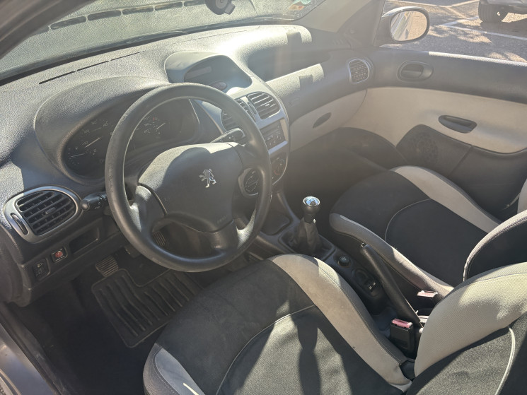 Peugeot 206 1.4 HDI 75 cv / Suivi Complet / Courroie de distribition 