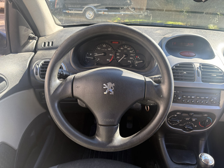 Peugeot 206 1.4 HDI 75 cv / Suivi Complet / Courroie de distribition 