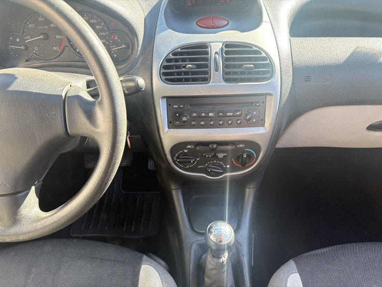 Peugeot 206 1.4 HDI 75 cv / Suivi Complet / Courroie de distribition 