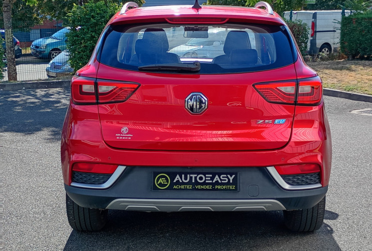 MG ZS  EV 44.5 kWh LUXURY - TOIT OUVRANT / SIEGES ELECTRIQUES CHAUFFANTS