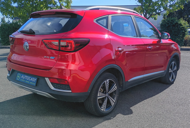 MG ZS  EV 44.5 kWh LUXURY - TOIT OUVRANT / SIEGES ELECTRIQUES CHAUFFANTS