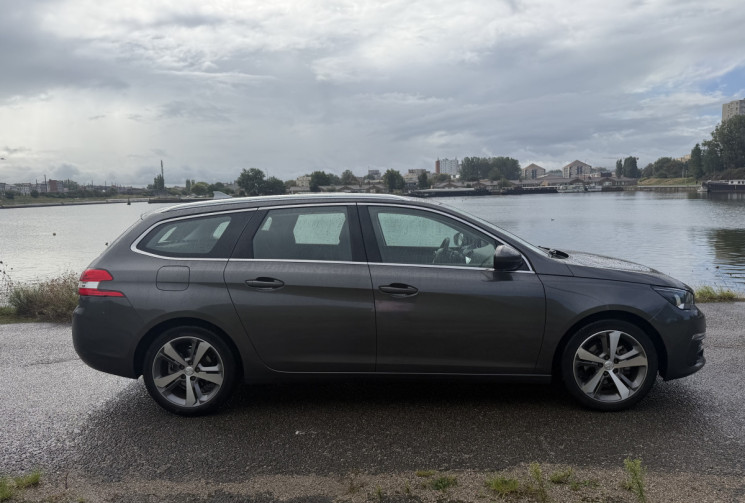 Peugeot 308 SW 1,2 PureTech 130 Allure (Distribution Faite, 1ère Main)