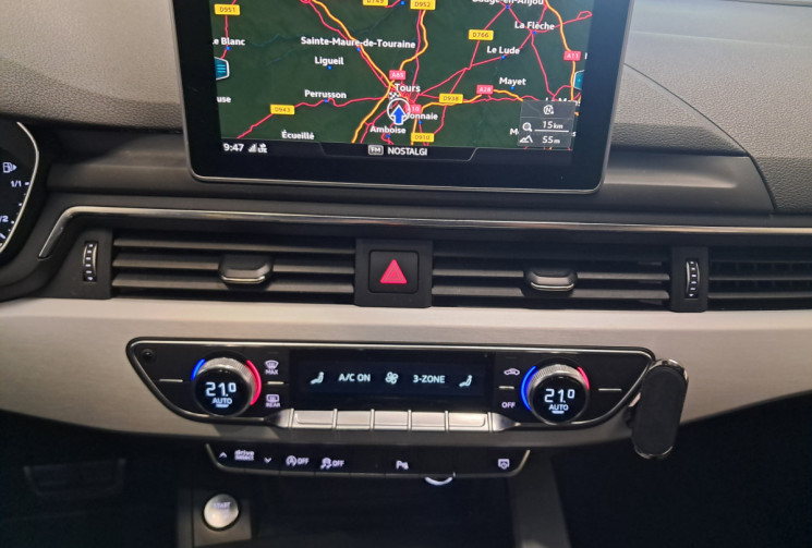 Audi A4  (8W2) 2.0 TDI 150 S line S tronic 7  - 2eme main - suivi entretien  - attelage - 