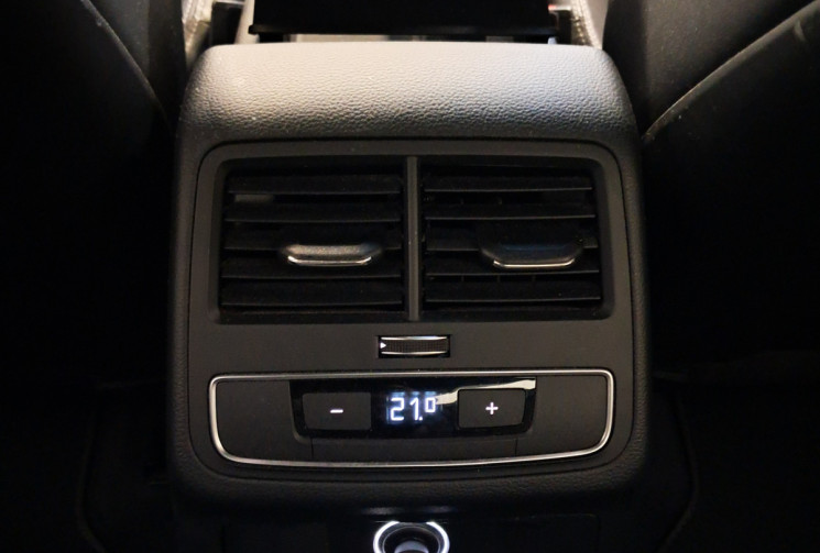 Audi A4  (8W2) 2.0 TDI 150 S line S tronic 7  - 2eme main - suivi entretien  - attelage - 